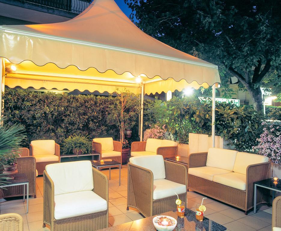 Acasamia Welchome Hotel Rimini Exterior foto