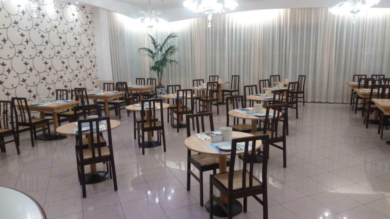 Acasamia Welchome Hotel Rimini Exterior foto
